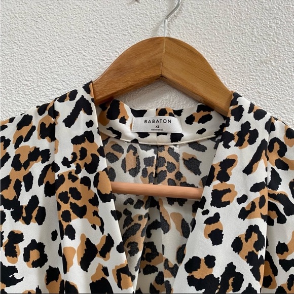 Aritzia Babaton leopard Animal Print Blouse xs - Picture 3 of 6